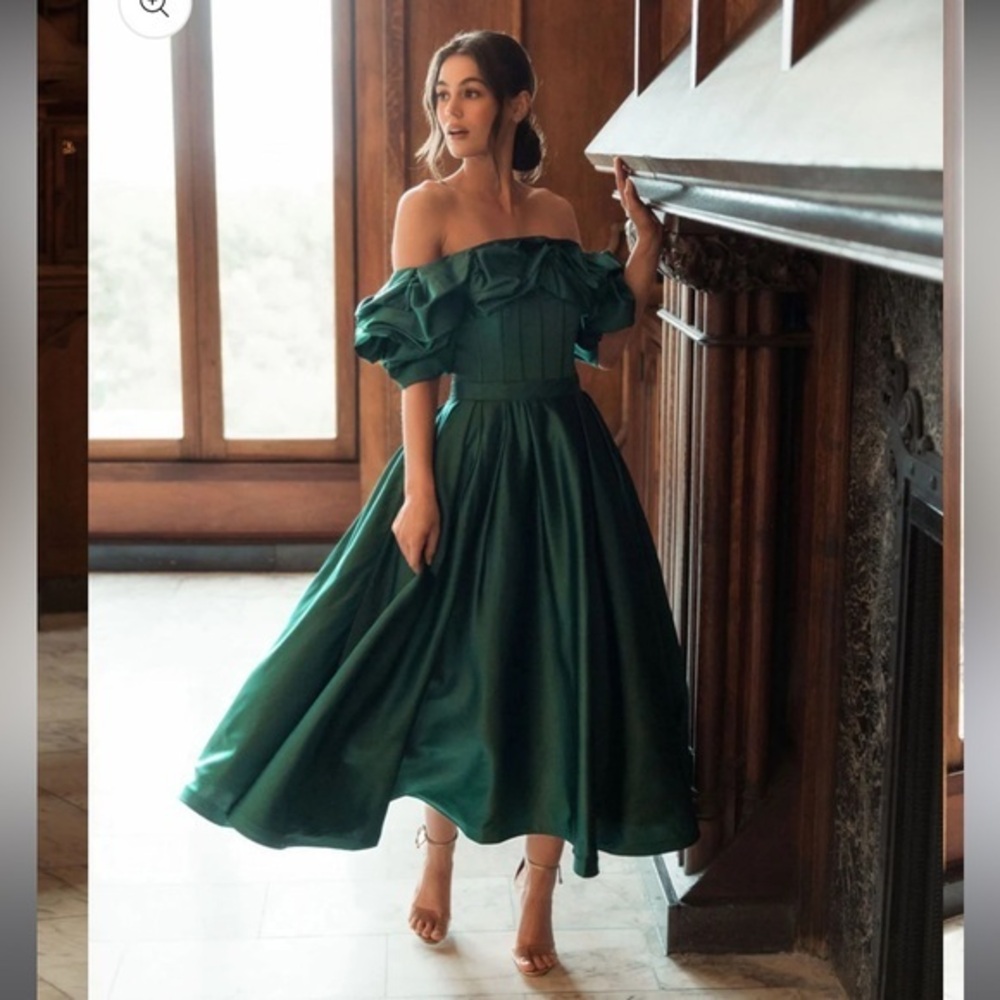 RARE! NWT - Mac Duggal Emerald Tea Length Dress - 12